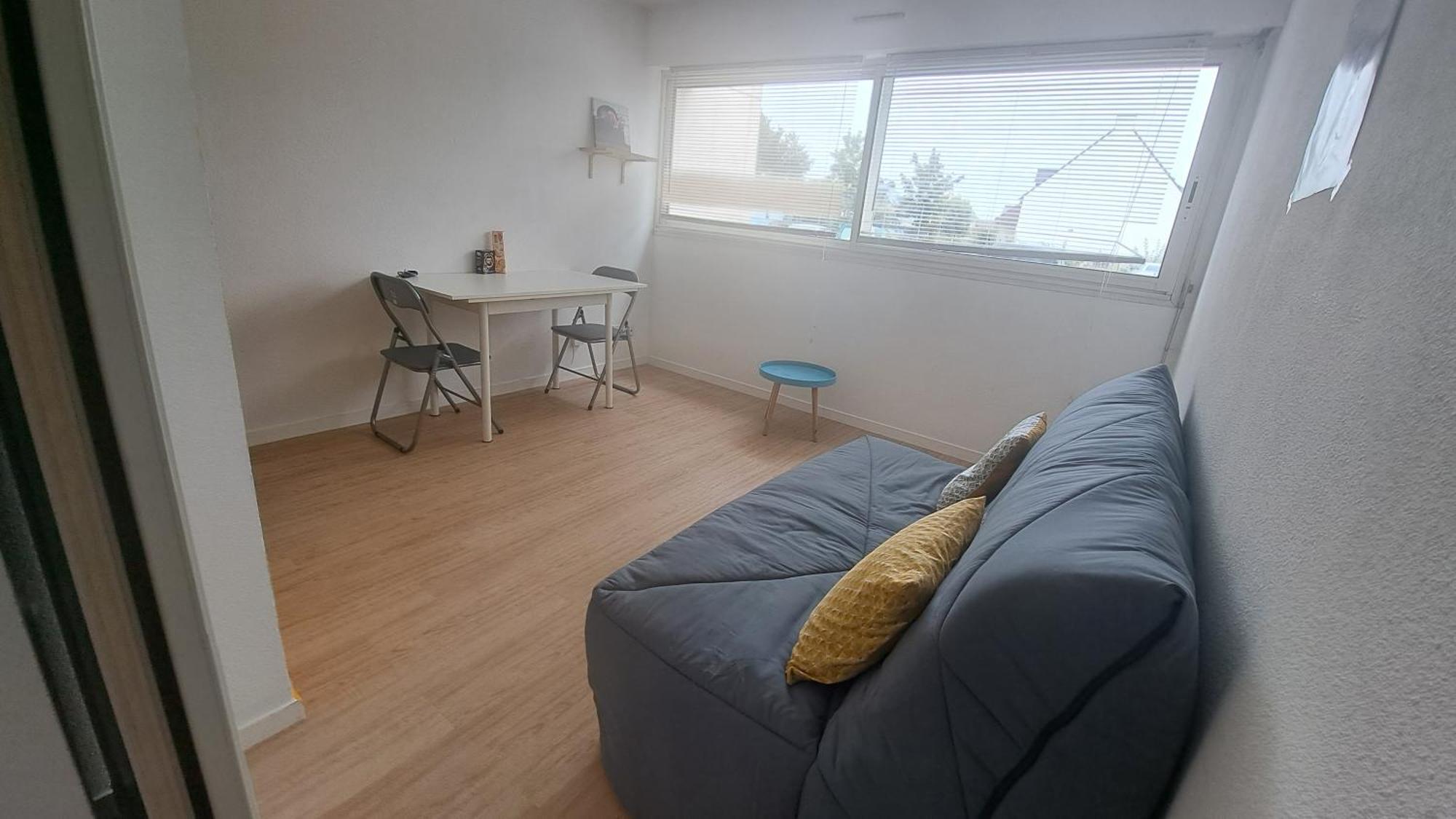 Vannes, 18m2 Apartment *